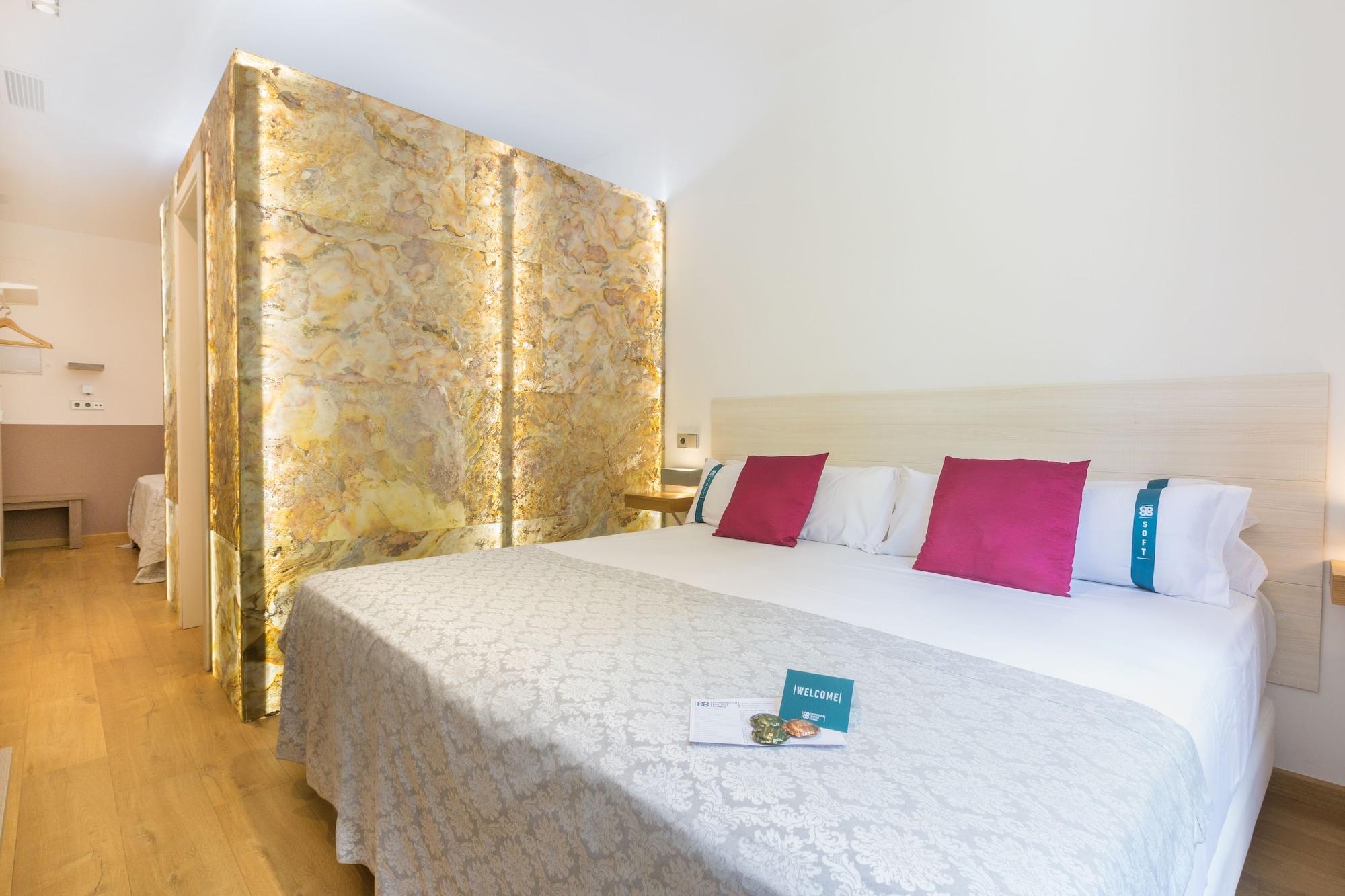Cosmopolitan Boutique Rambla Affittacamere 2*